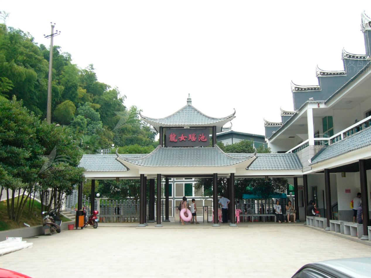 屋頂材料合成樹脂瓦和不銹鋼瓦哪個好？選擇很重要！
